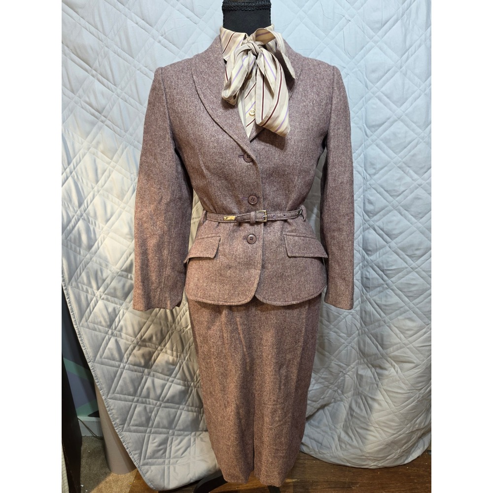 Devon Hall Vintage Wool Skirt Suit Set Jacket Blouse Belt Tie Mauve Tie
READ